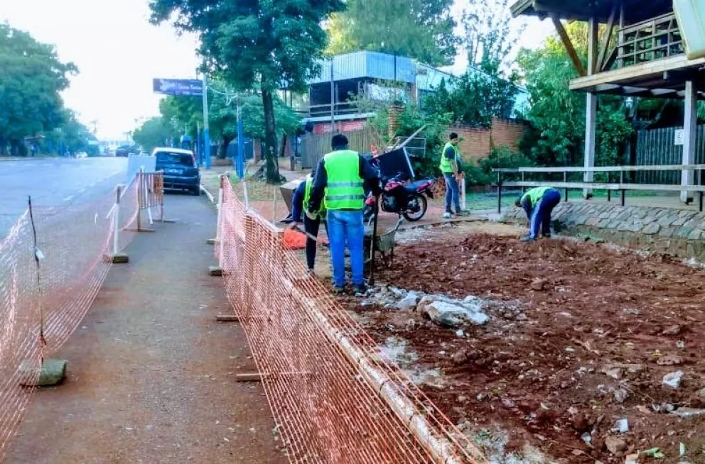 Avanzan trabajos de remodelación de veredas en Montecarlo