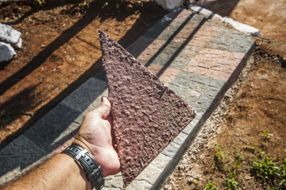 El plástico que pisamos El plástico que pisamos