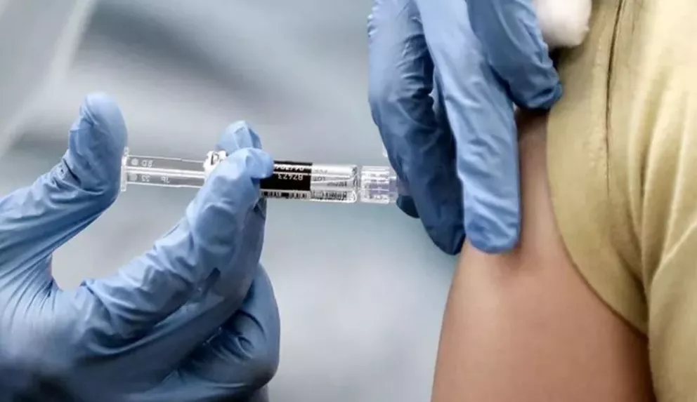 Privados esperan autorización para compra de vacunas contra el Covid-19