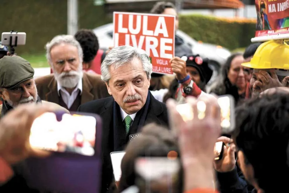 Fernández advirtió que “pretende reiniciarse la persecución” a Lula