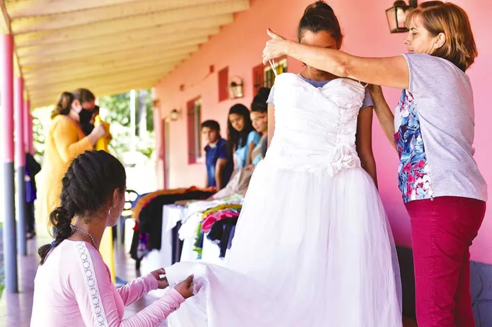 Solidaridad para cumplir el sueño de las quinceañeras | EL TERRITORIO noticias de Misiones Solidaridad para cumplir el sueño de las quinceañeras | EL TERRITORIO noticias de Misiones