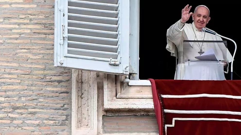 El papa Francisco reapareció en público: “Extrañaba la plaza”