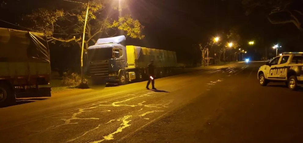 Interceptaron otros cuatro camiones con carga de soja ilegal