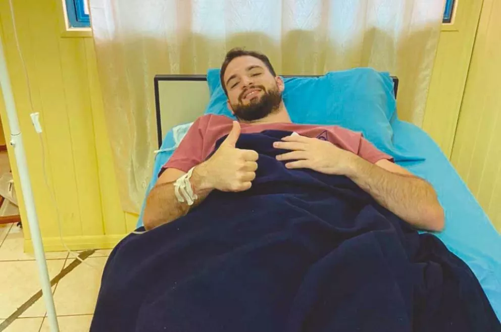 El base Pierotti, que juega en Brasil, pasó con éxito la cirugía y se rehabilitará en Misiones