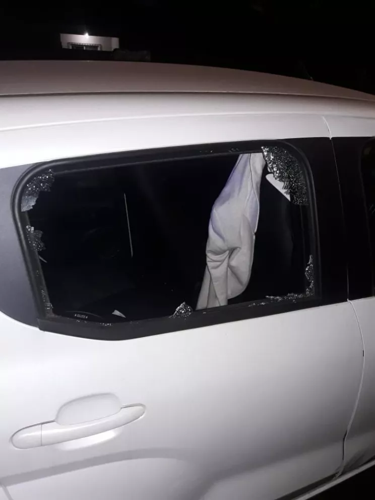 Un año de prisión efectiva por romper la ventanilla de un auto y robar una cartera