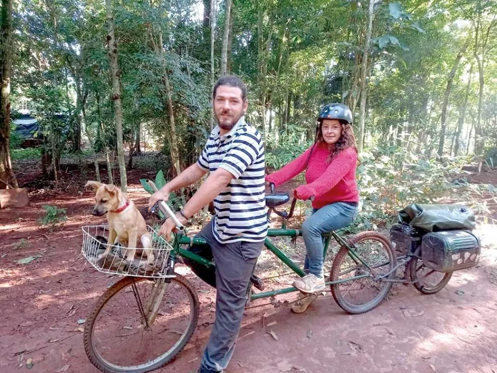 En bicicleta, llegaron a Cataratas desde Córdoba 