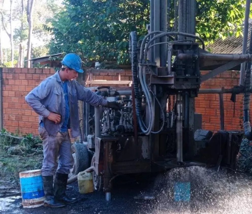Iguazú: trabajan en tres perforaciones para mejorar el servicio de distribución de agua potable