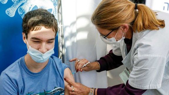 Reino Unido vacunaría a niños antes del próximo curso escolar Reino Unido vacunaría a niños antes del próximo curso escolar