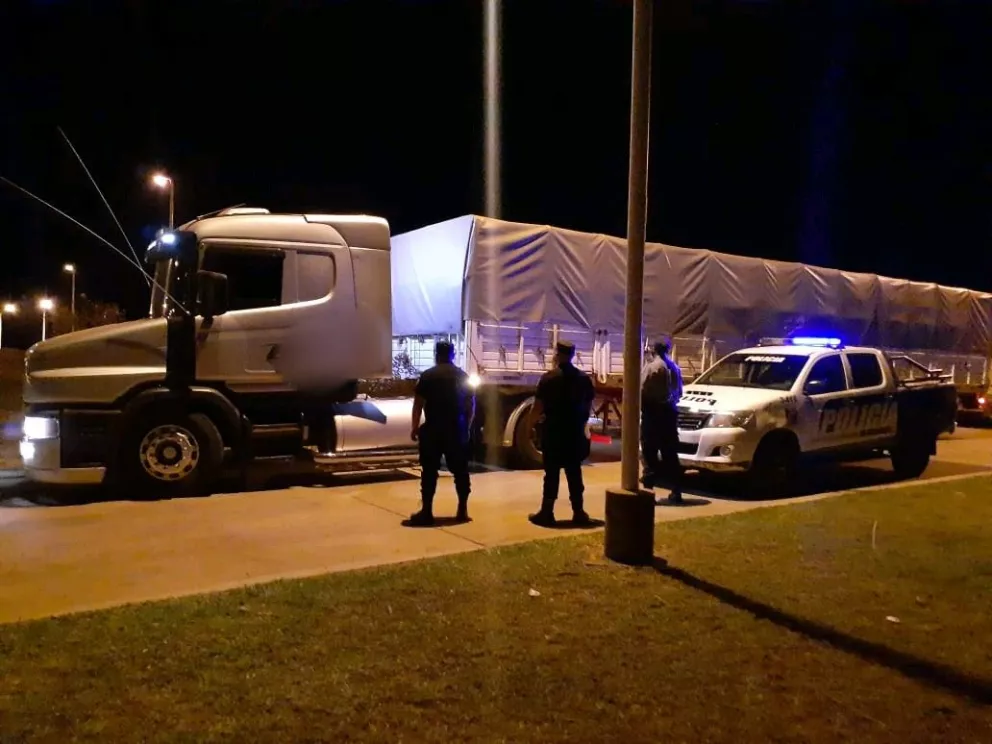 Retuvieron otros tres camiones con carga de soja ilegal 