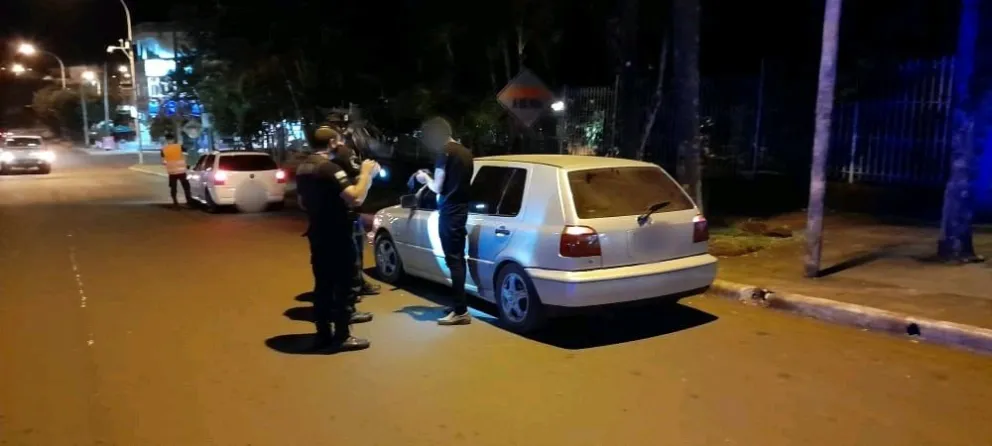 Intentó coimear a policías ofreciéndoles plantines de yerba y terminó preso Intentó coimear a policías ofreciéndoles plantines de yerba y terminó preso