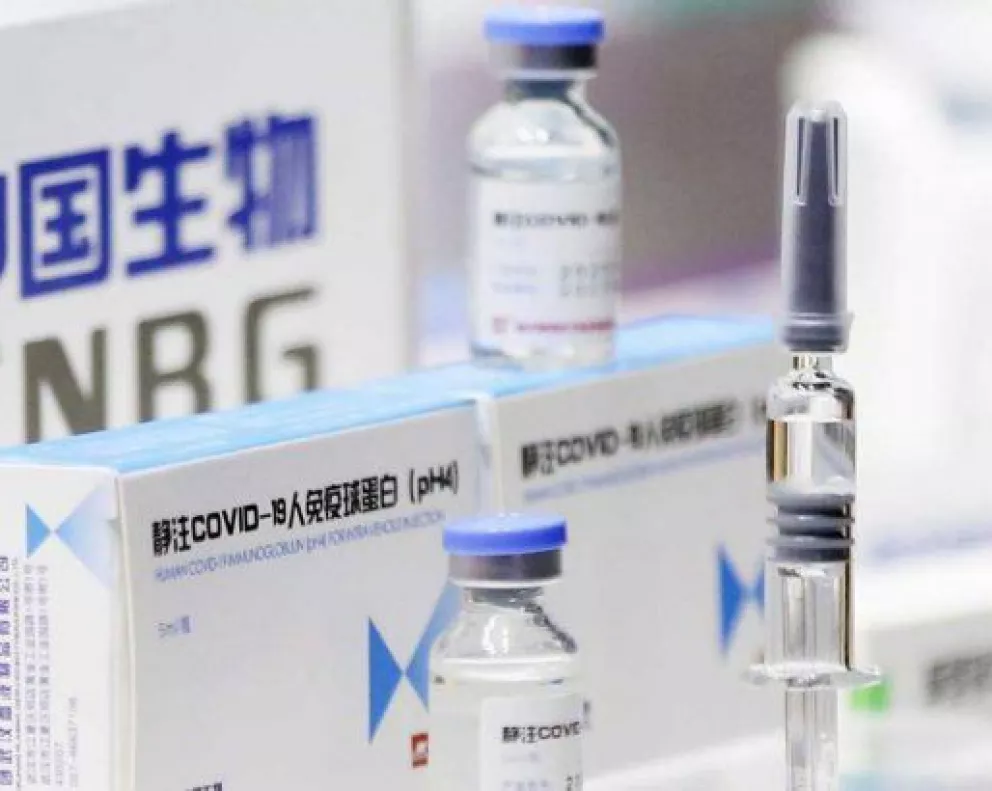 Un estudio determinó que la vacuna china Sinopharm alcanza una eficacia del 84%