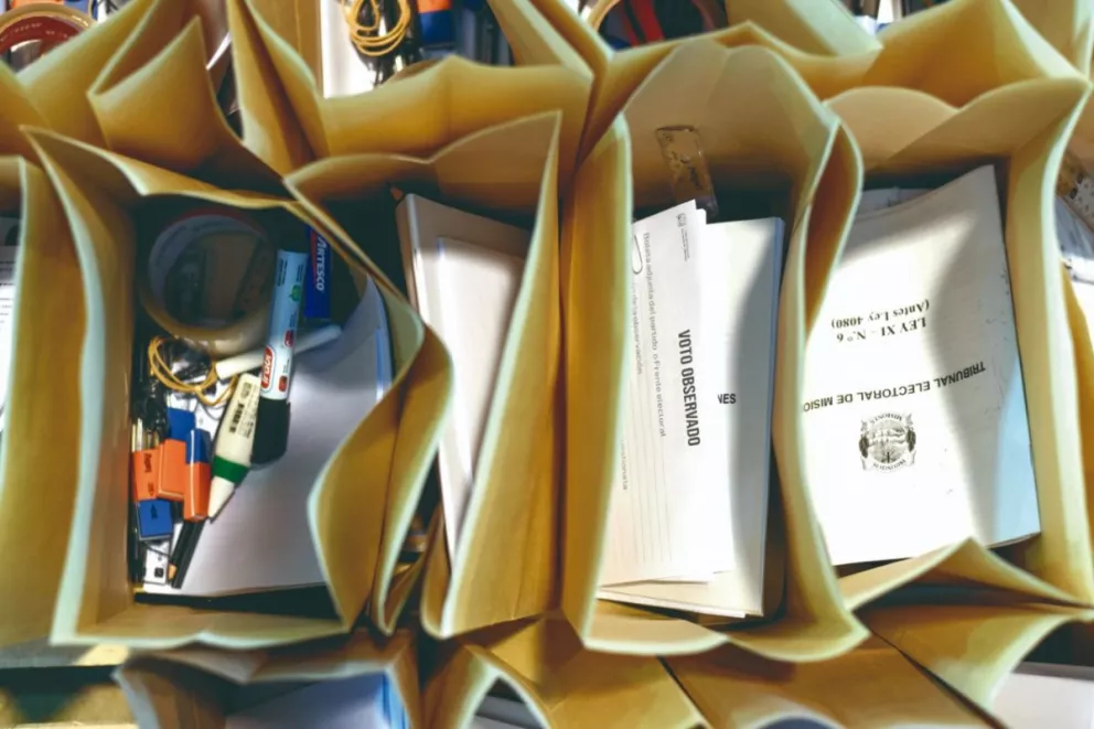 Material electoral a ser distribuido en las elecciones del 6 de junio. Foto: Nicolas Oliynek