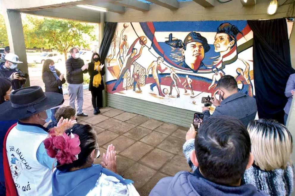 Un mural en honor al cabo Jorge Ortiz, del ARA San Juan 