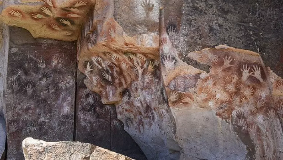 Cueva de las Manos optimiza la experiencia visual de sus pinturas y el acceso peatonal