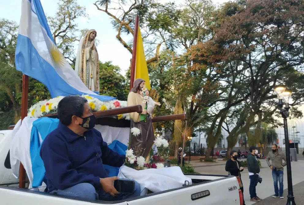 Peregrinación vehicular en honor a Fátima arrancó desde la Catedral