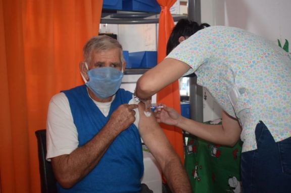 Covid para los mayores de 60 aos ahora la vacunacin es a demanda