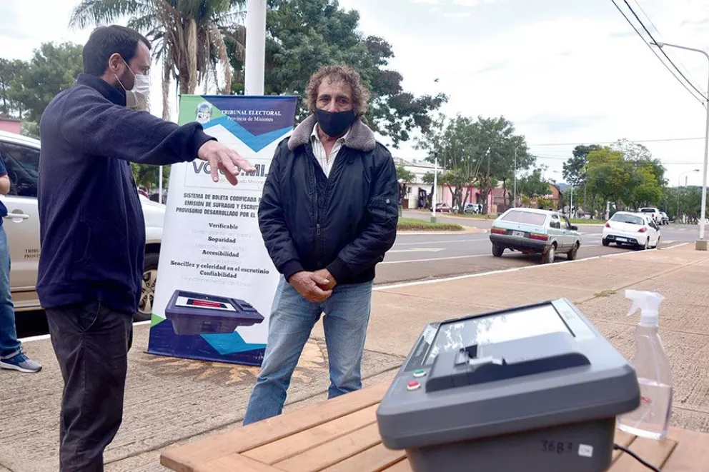 En Candelaria probaron cómo funciona el voto electrónico