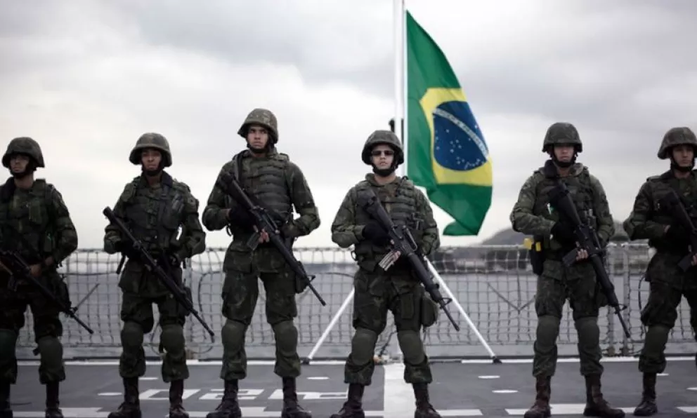 Bolsonaro usó al ejército para repartir remedios no recomendados por expertos para Covid