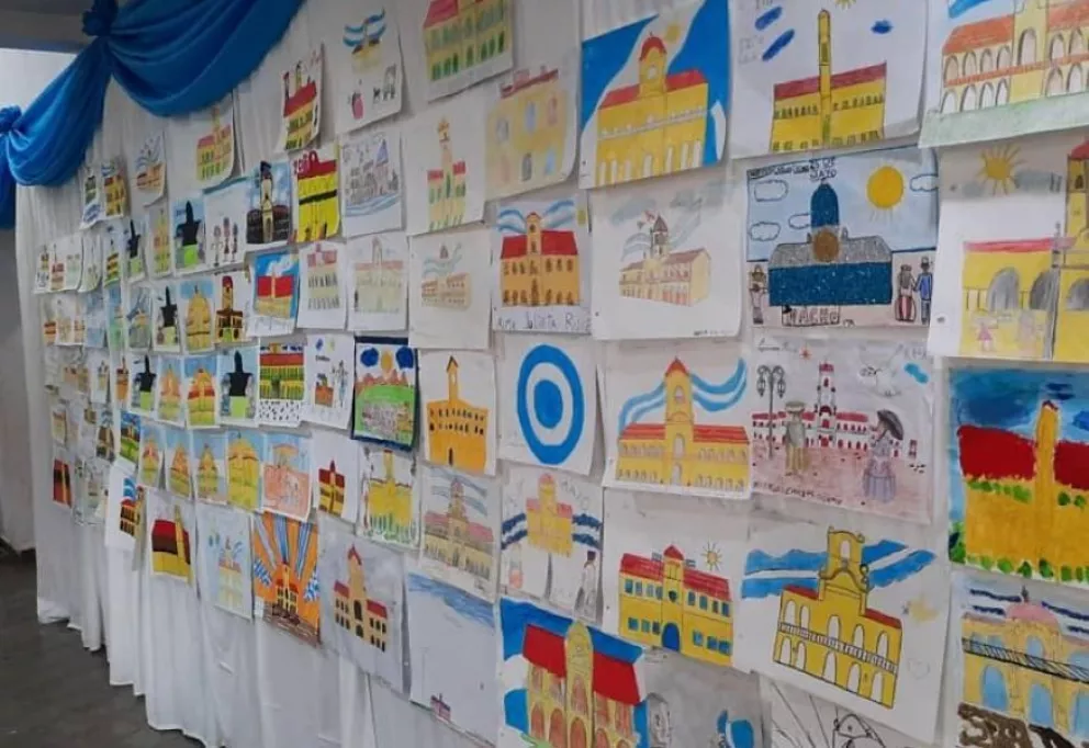 Alumnos de la Escuela N°434 de Colonia Cuatro Bocas ganaron concurso Dibujando la Revolución de Mayo