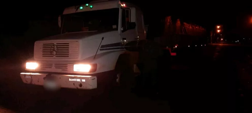 Interceptaron en Apóstoles otro camión sojero que evadió el control fiscal