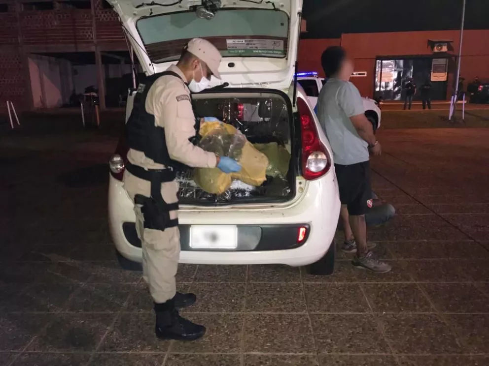 Llevaban 45 kilos de cogollo y fueron detenidos en Nemesio Parma