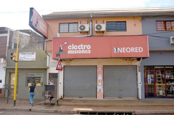 Tiro y robo: asaltaron un local comercial en Garupá