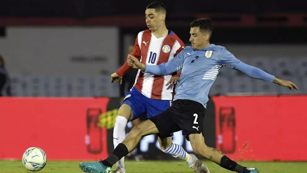 Con polémica, Uruguay y Paraguay empataron sin goles en Montevideo