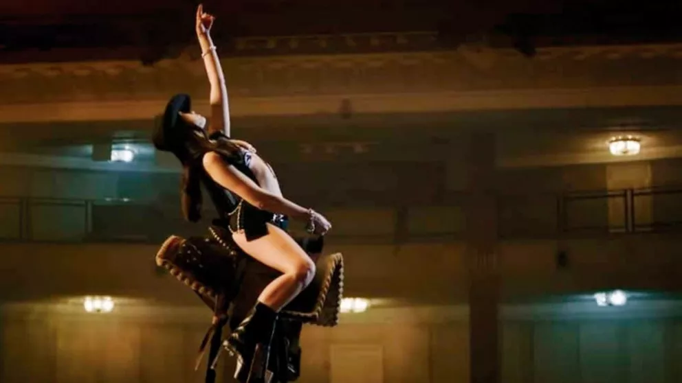 Dua Lipa se luce en el video de ‘Love Again’