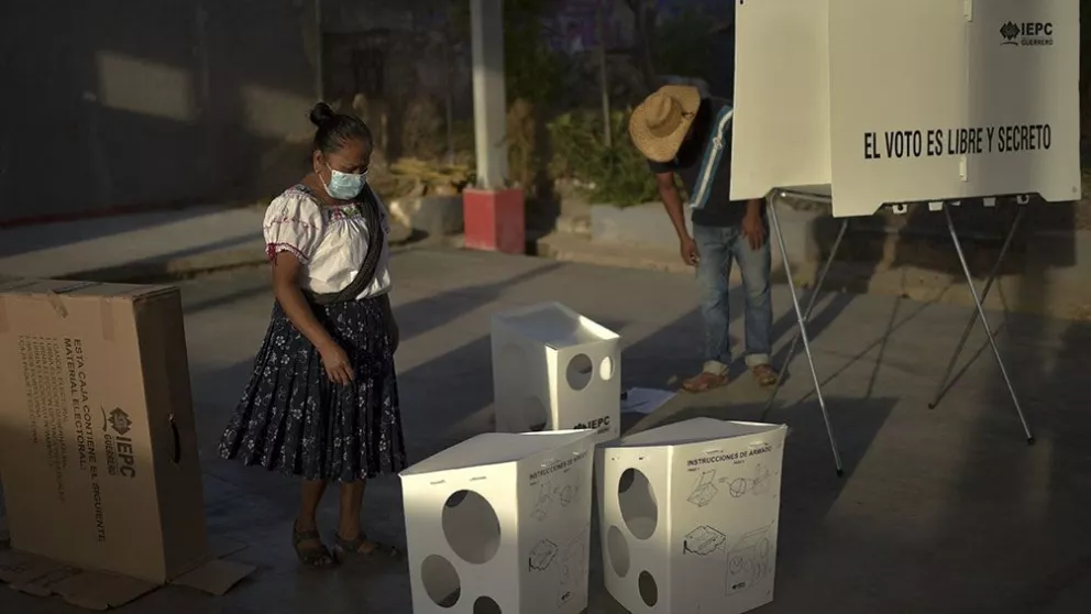 Lanzaron restos humanos en varios centros de votación en México