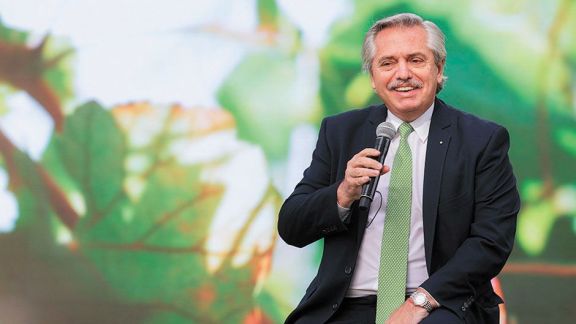 Fernández promulgó la Ley de Educación Ambiental Integral Fernández promulgó la Ley de Educación Ambiental Integral