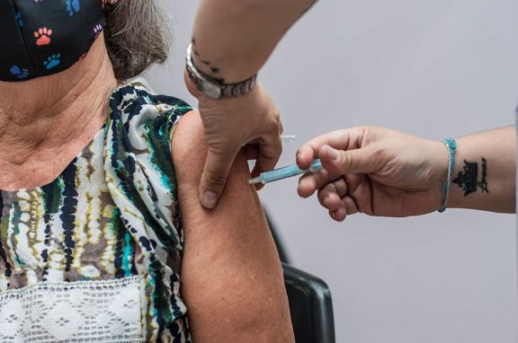 Neumonía: Caps esperan la llegada de vacunas en medio de alta demanda