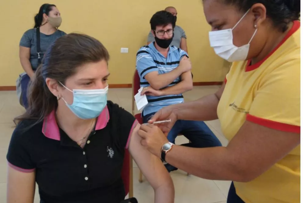 Vacunación: los trabajadores de turismo de Iguazú pasaron a ser población objetivo