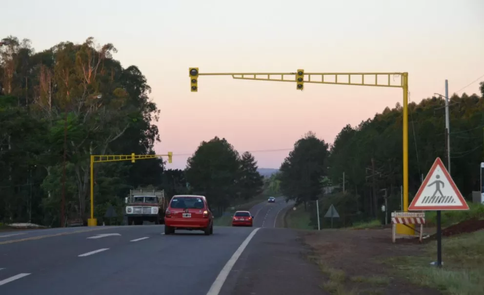 Puerto Rico: semáforo sobre ruta 12 permanecerá en luz amarilla y de forma intermitente