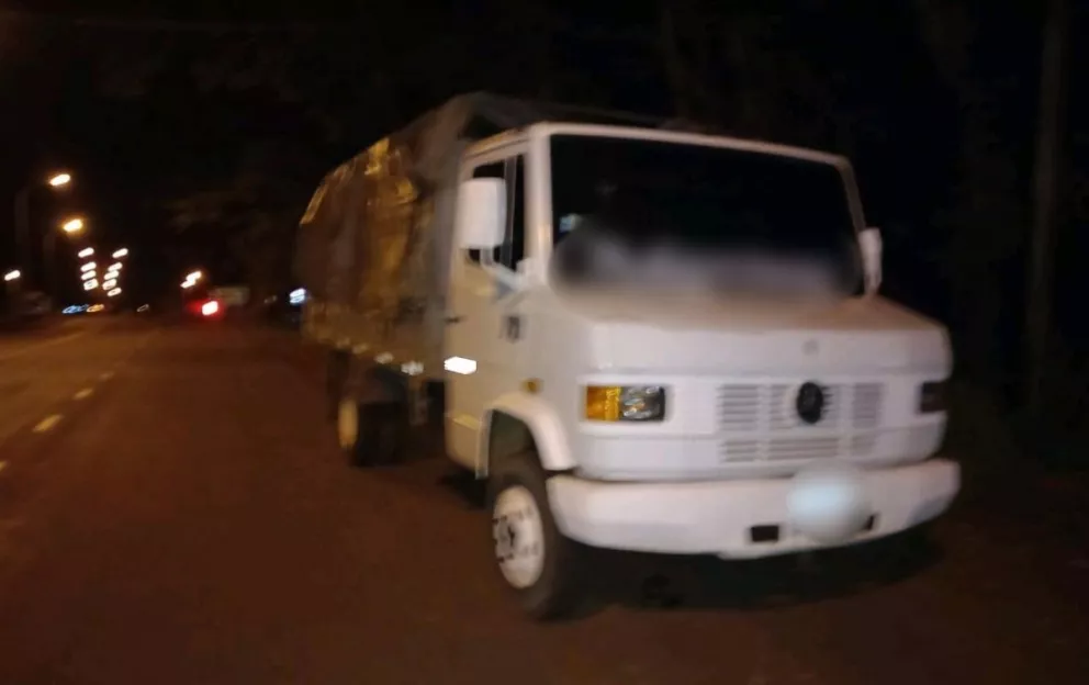 Camionero alcoholizado atropelló un control policial en Apóstoles y terminó detenido 