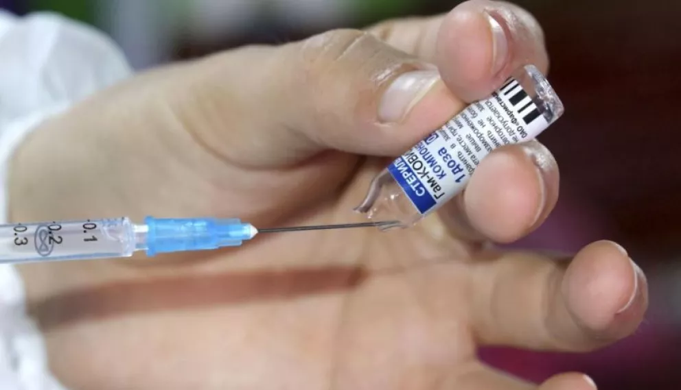Comenzó en Salta la vacunación a mayores de 25 años sin factores de riesgo