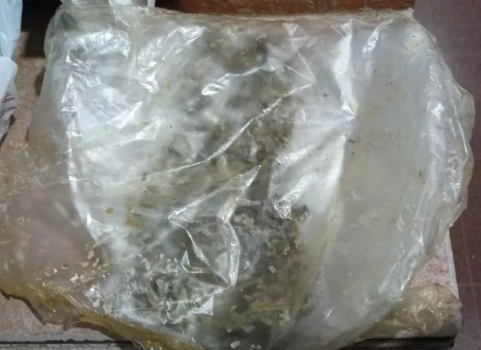 Encuentran droga en táper de comida entregado para un detenido en Posadas