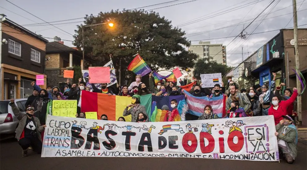 Posadas se suma este sábado a la marcha federal LGBT Antifacista imagen-6