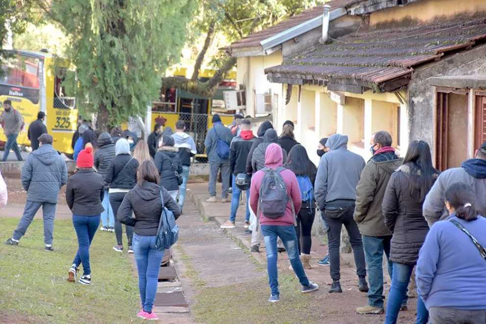 Hasta 1.500 personas por día acuden a testearse en Posadas