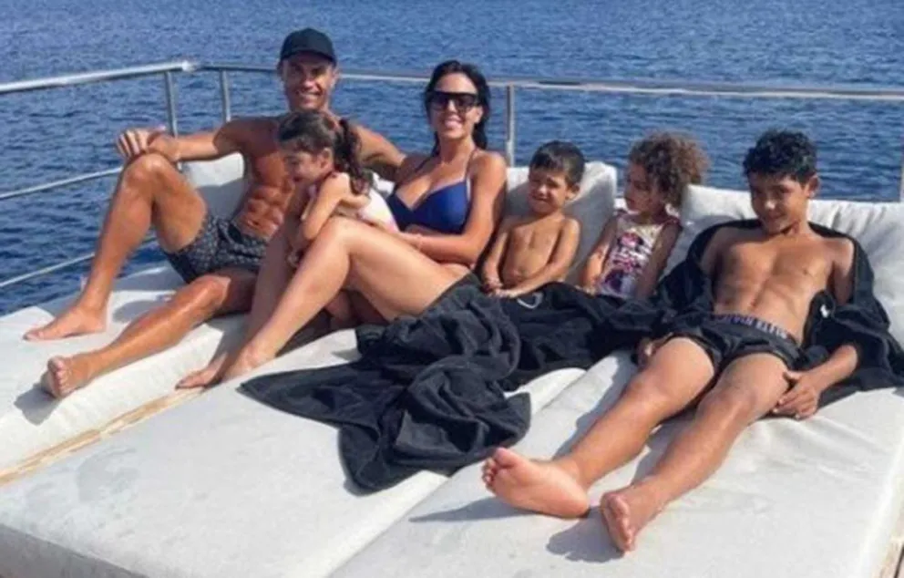 Las vacaciones de Cristiano: yate, familia, relax y cuidados