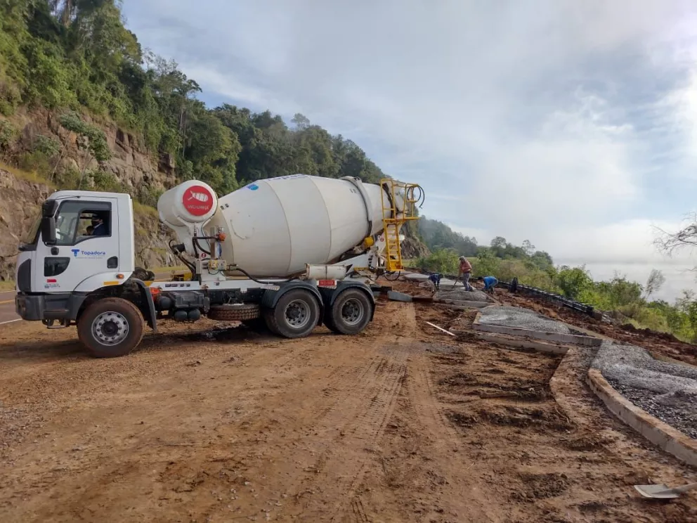 Panambí: construyen un mirador sobre la ruta provincial 2
