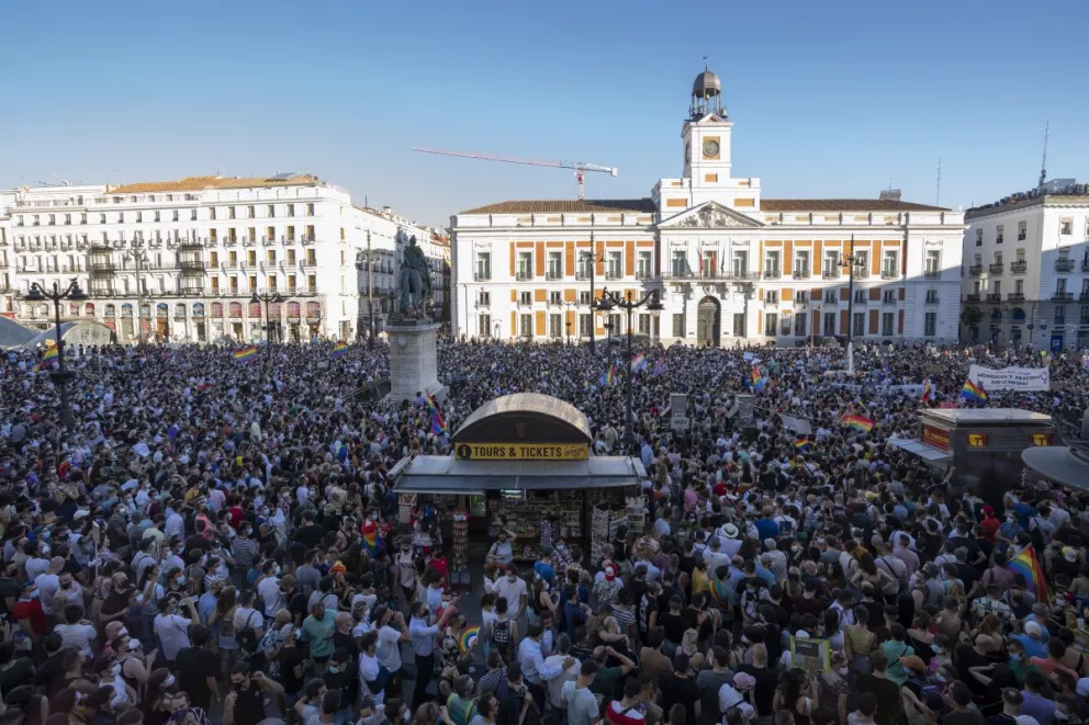 España conmocionada por un brutal asesinato a golpes con tintes homofóbicos