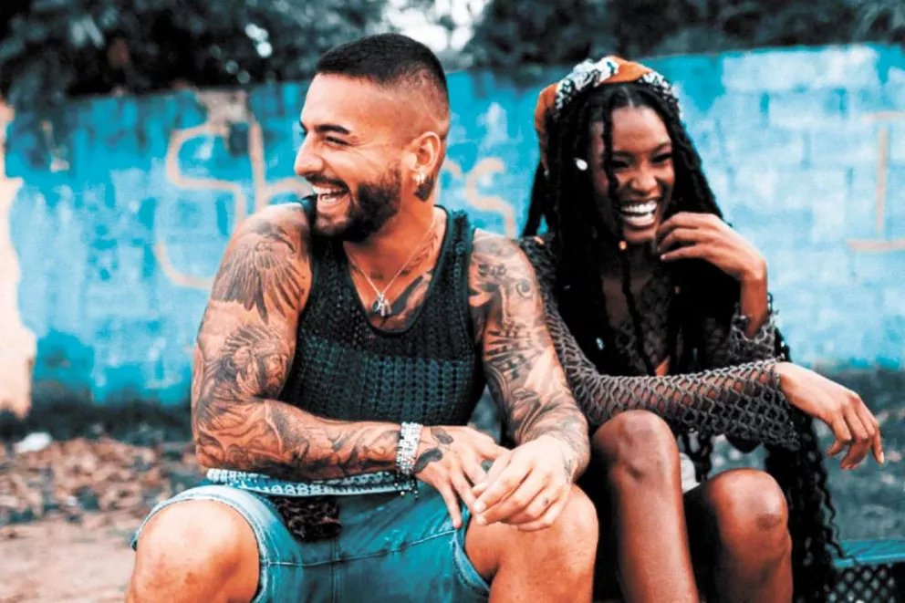 Maluma presenta su lado  creativo en ‘Agua de Jamaica’