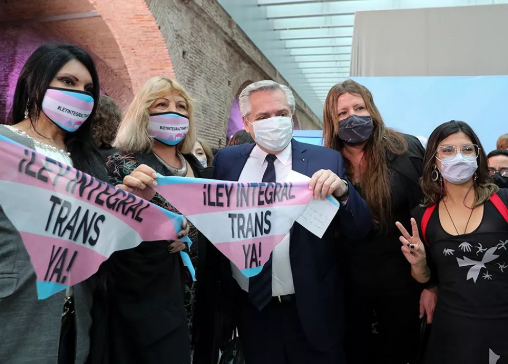 Alberto Fernández promulgó  la ley del cupo laboral trans