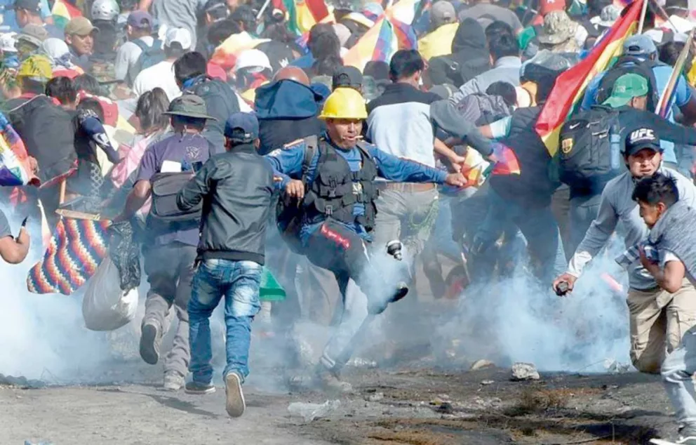 Policía de Bolivia dice que encontró en un depósito parte del armamento