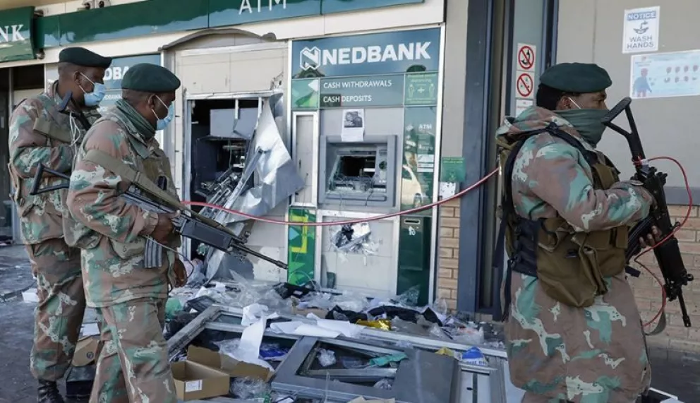 La escasez de productos amenaza a Sudáfrica tras seis días de letales protestas