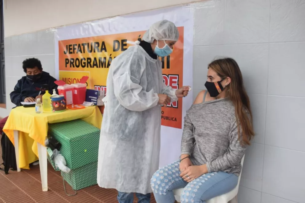 Sigue la vacunación anticovid en Jardín, Pipó, Ruiz de Montoya y Capioví