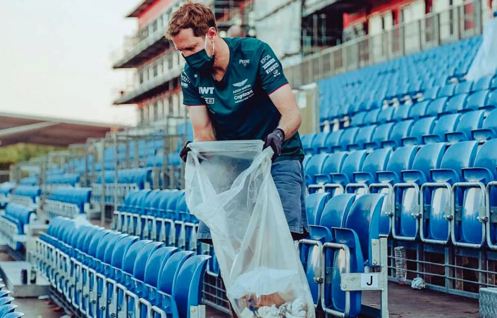 Vettel se quedó a limpiar  las tribunas en Silverstone