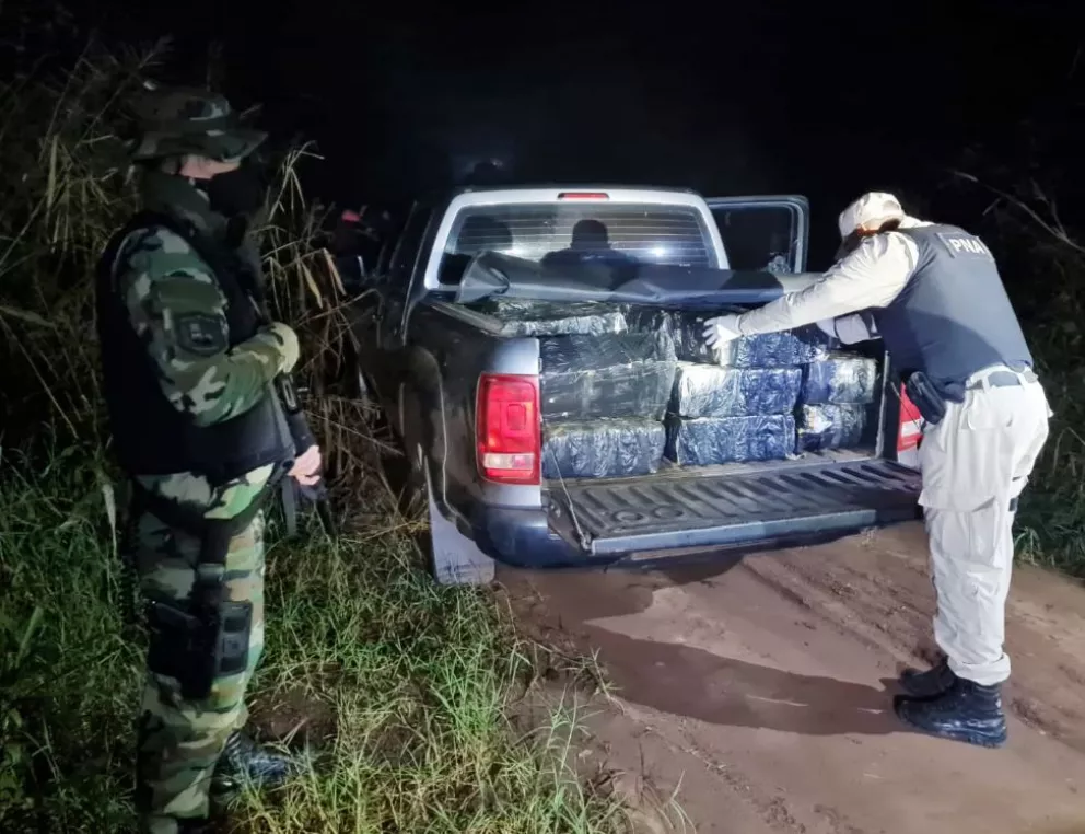 Decomisan un cargamento de más de una tonelada de marihuana en una camioneta robada en Montecarlo